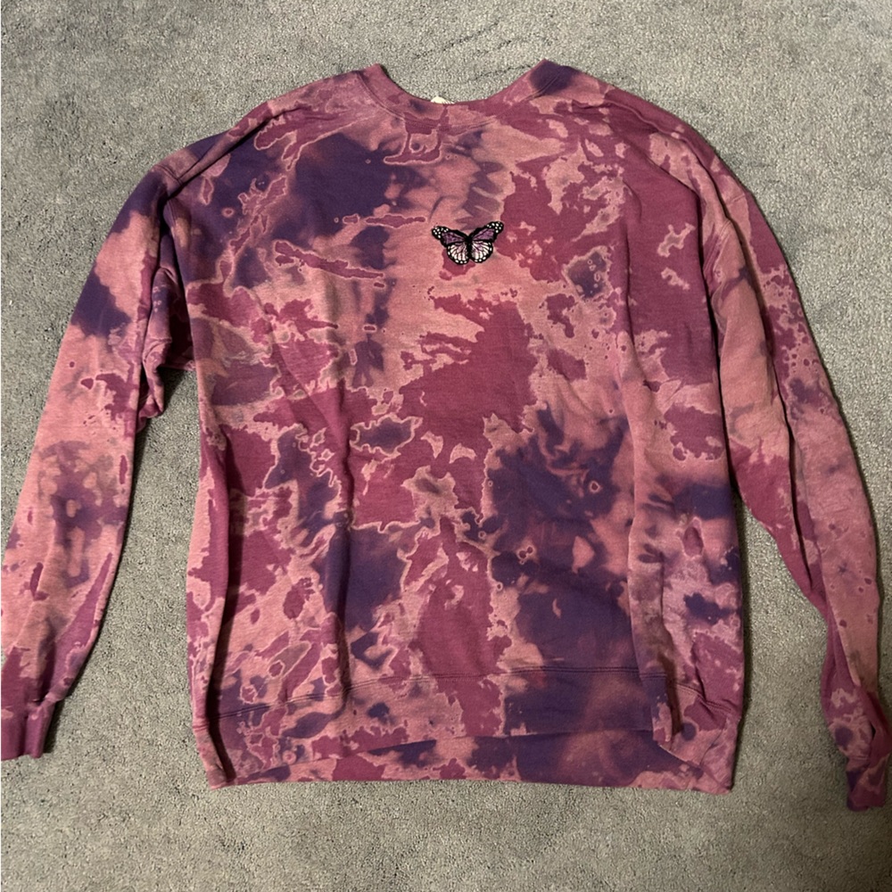Hand made tie-dye sweatshirt with embroidered patch